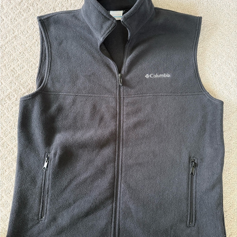 Columbia Men’s Black Fleece Vest. Size Large. Like new!